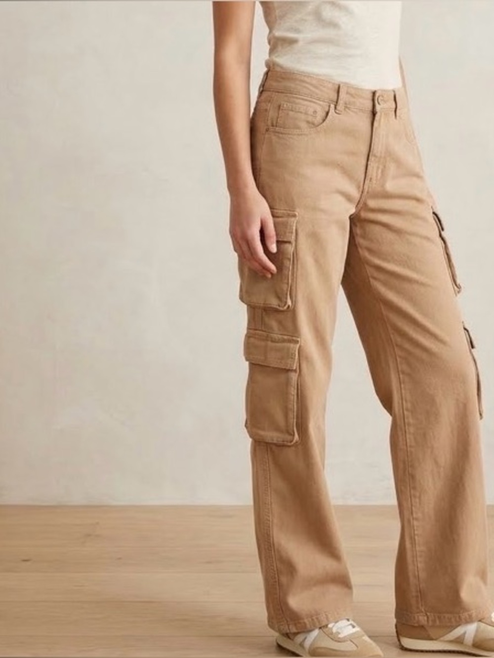 ❤️ Tan Wide-Leg Cargo Pants - Size M